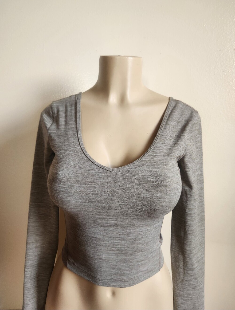 lululemon athletica Gray Long-Sleeve Scoop Crop Top